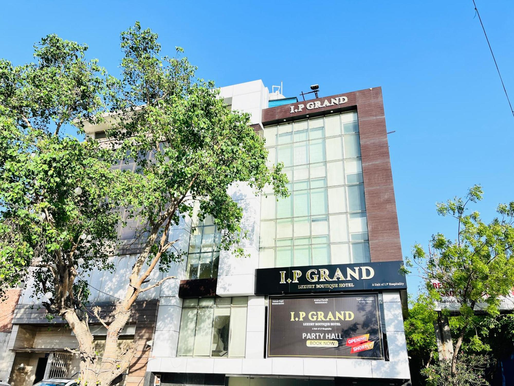 Hotel Aura Ip Grand Karkardooma Metro Station New Delhi Couple Friendly Luaran gambar